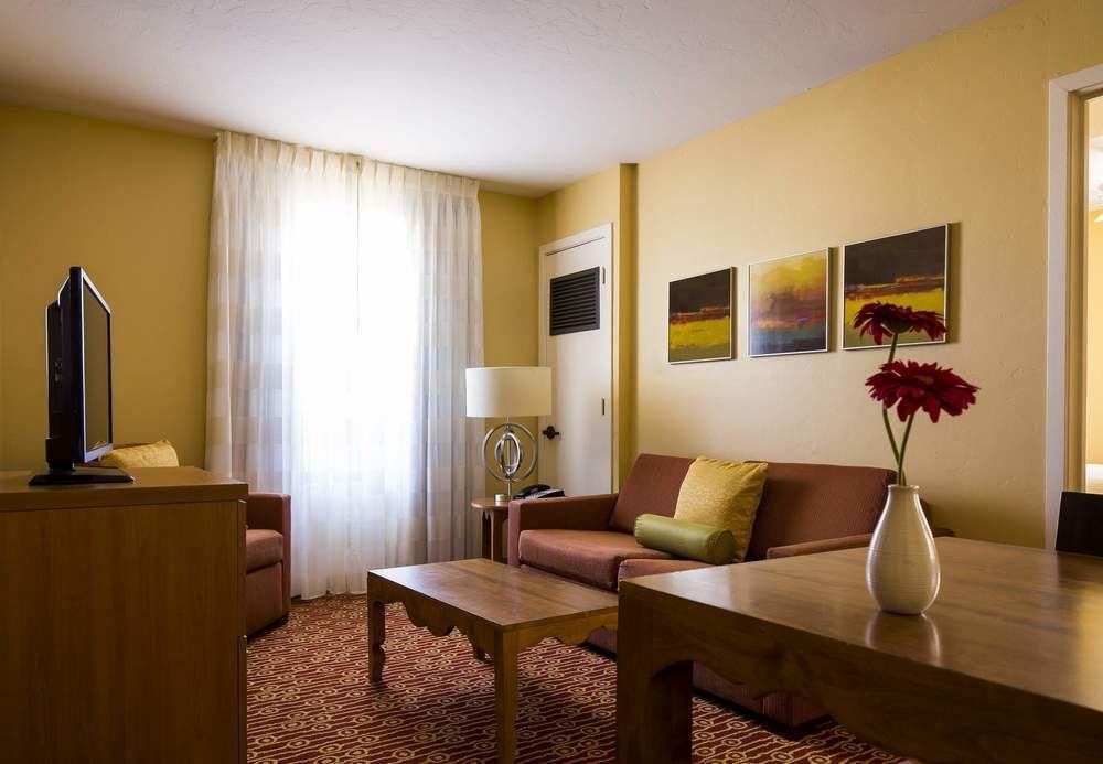 Towneplace Casas Adobes
